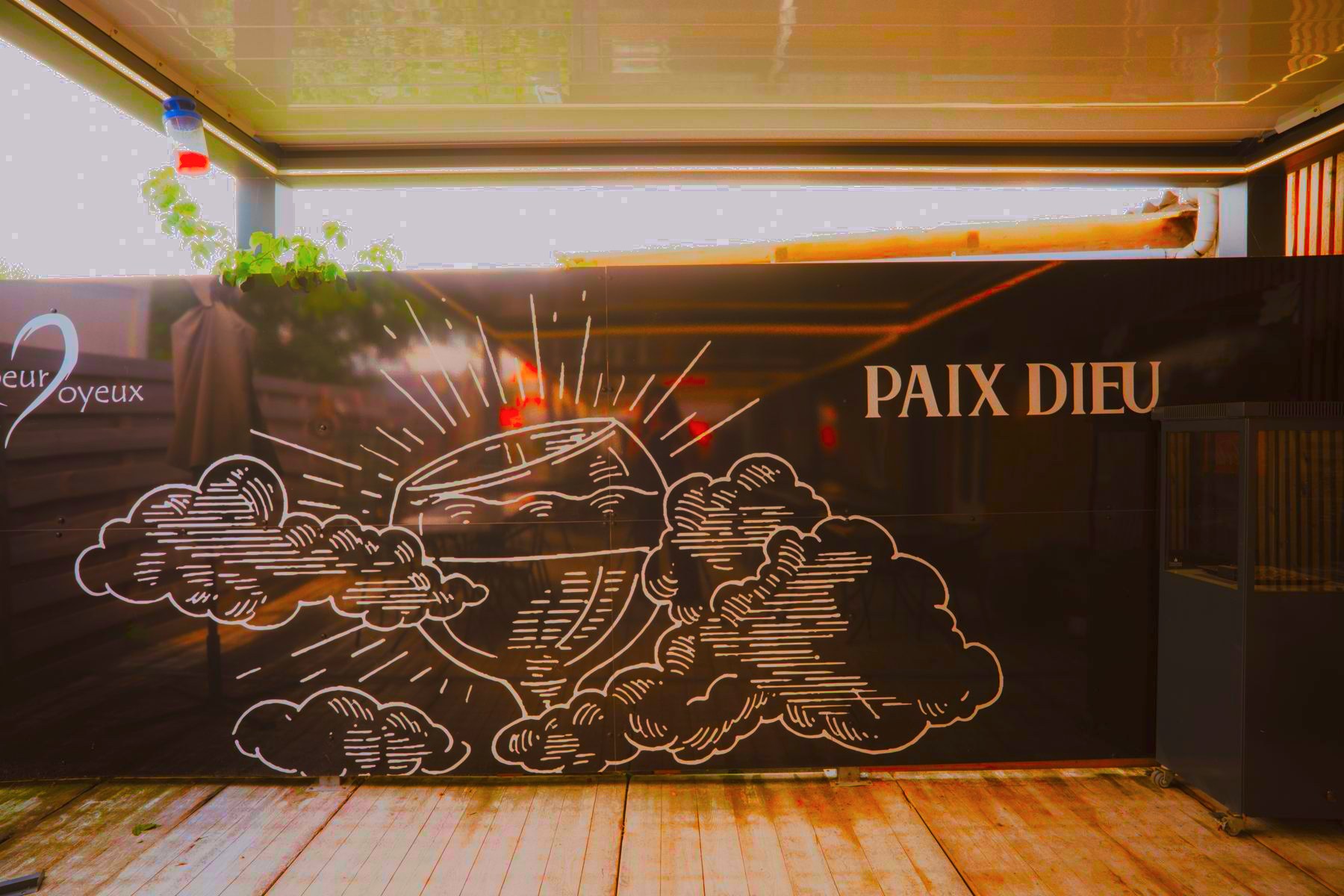 La fresque Paix Dieu à la craie